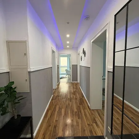 Schoene In Ruhiger Lage Ii *