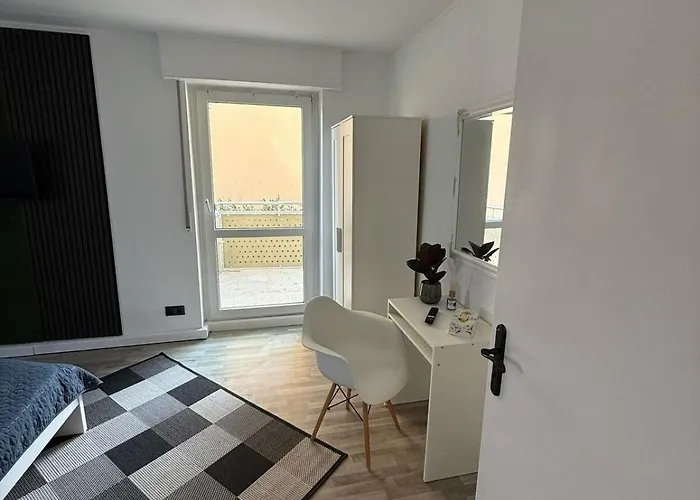 Schoene In Ruhiger Lage Ii アパート コブレンツ