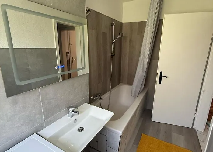 Schoene In Ruhiger Lage Ii アパート